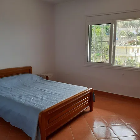 Villa Qemal Vila *