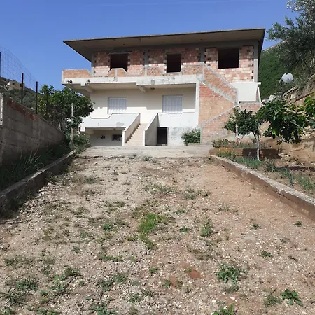 Villa Qemal Vila *